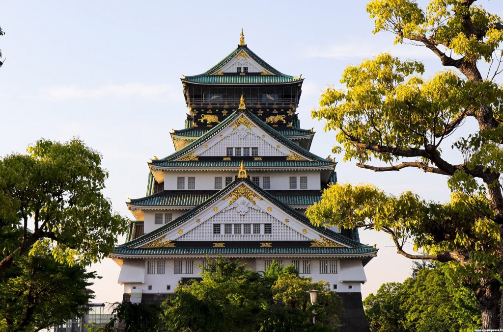 Château d'Osaka de face